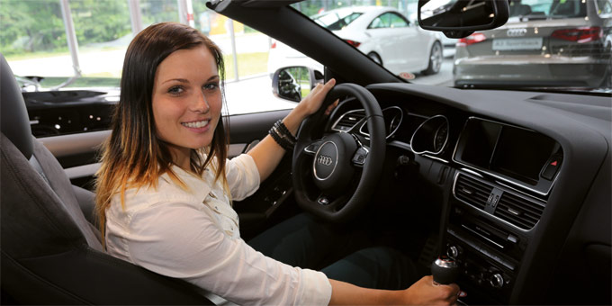 Anna Fenninger mit dem Audi RS 5 Cabrio: Zum Vergrern klicken!