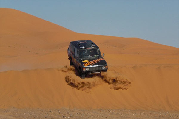Tuareg Rallye 2011: Das Siegerteam Lee Amthor / Ingo Tiarks im Range Rover Classic