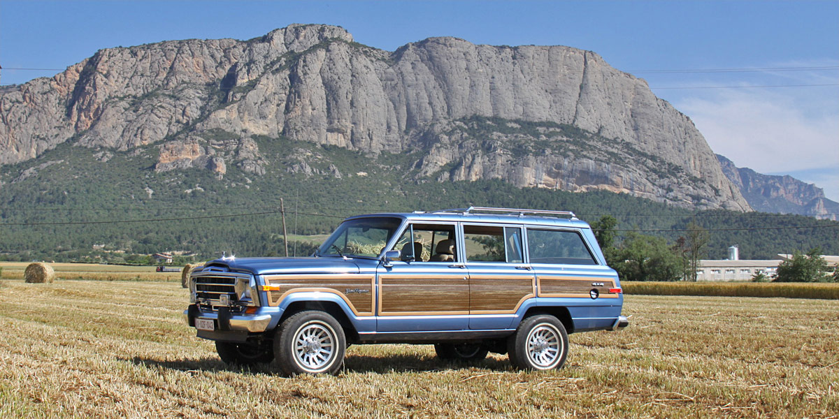 Jeep Grand Wagoneer